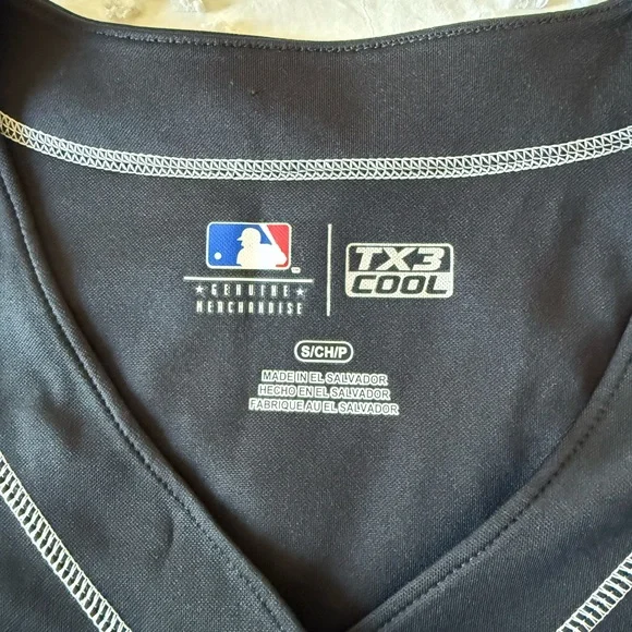 Chicago White Sox Black Button-Up Jersey - Picture 2 of 6